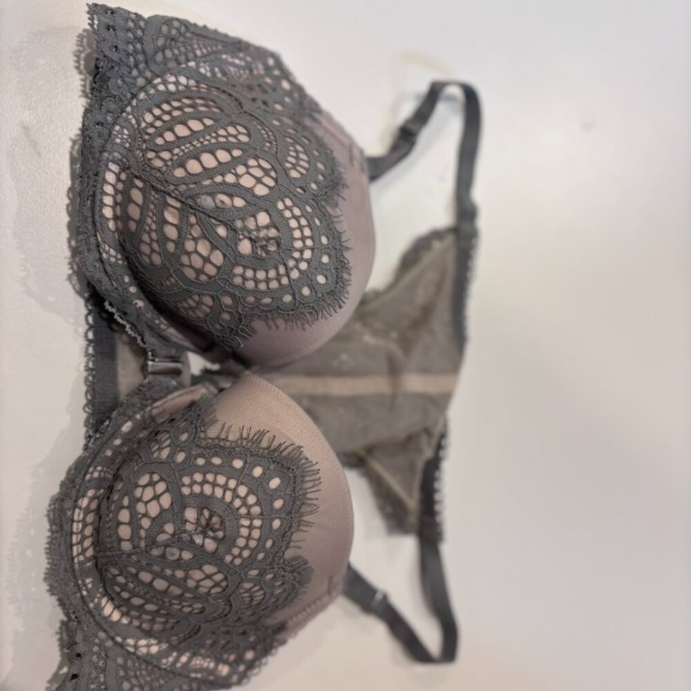 Grey lace Victoria secret bra 32C